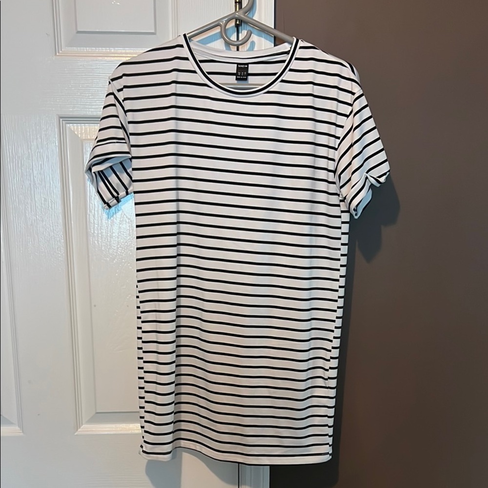 SHEIN Black and White Short Sleeve Dress